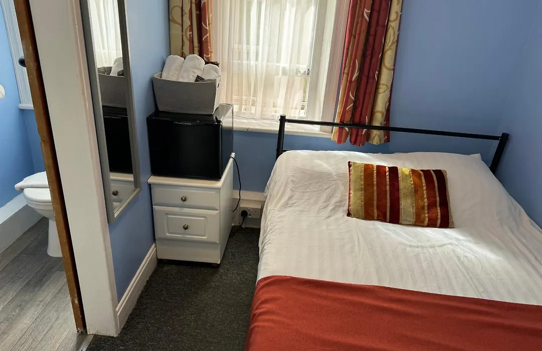 Backpackers Blackpool Hotel & Suites-1