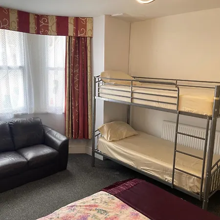 Backpackers Blackpool Hotel & Suites-3